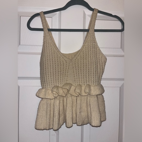 SweatyRocks Women' Knit Top Sleeveless Ruffle Hem V Neck Peplum - Picture 4 of 6